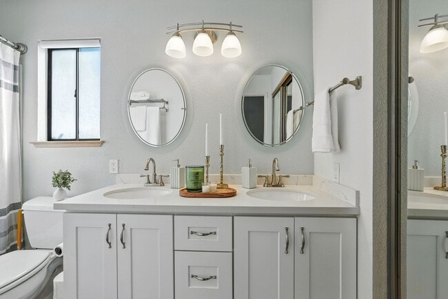 Building Photo - Single-Story 3 Bedroom Home in Quiet El Dorado Cul-De-Sac! Dog Friendly!