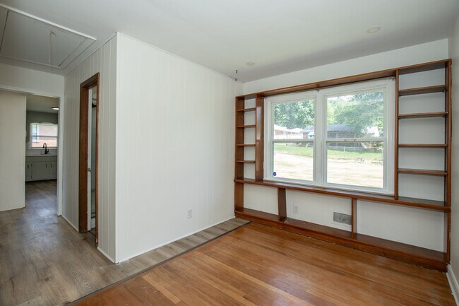 Building Photo - ? Stunning 3 Bedroom, 2 Bathroom Home! ?