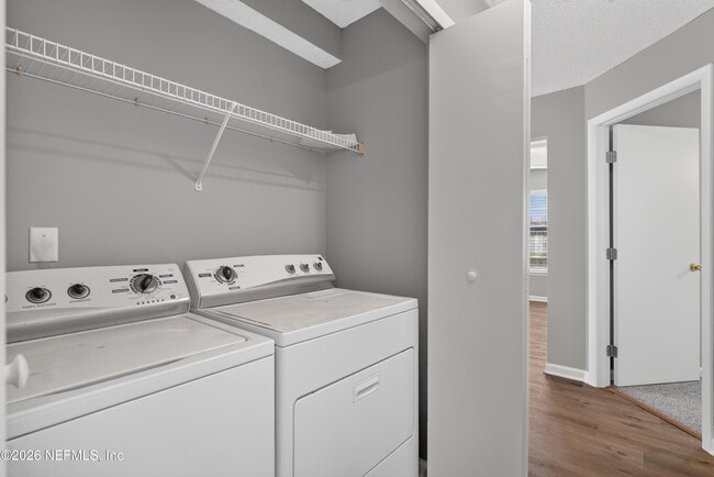 Building Photo - 1108 Hidden Cove Cir S