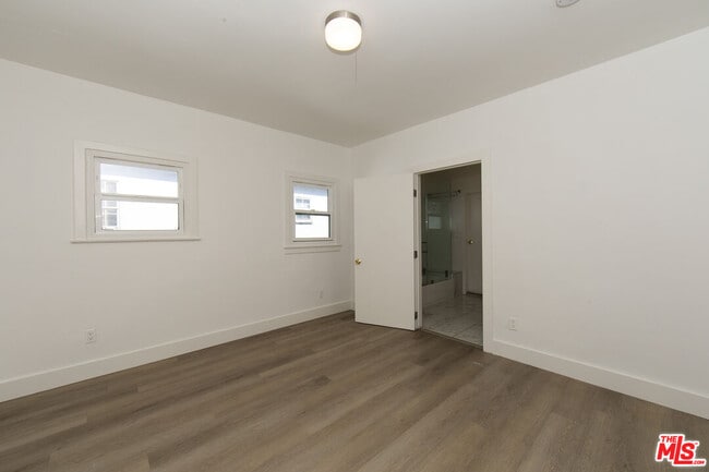Building Photo - 1040 N Crescent Heights Blvd