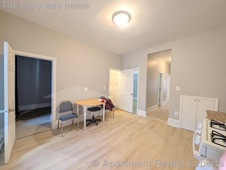 Building Photo - 254 Windsor St