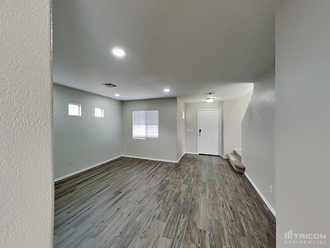 Building Photo - 2618 S Devonna Ln