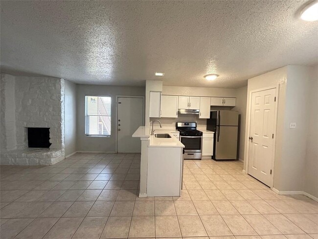 Building Photo - 2300 Cedrick Cove