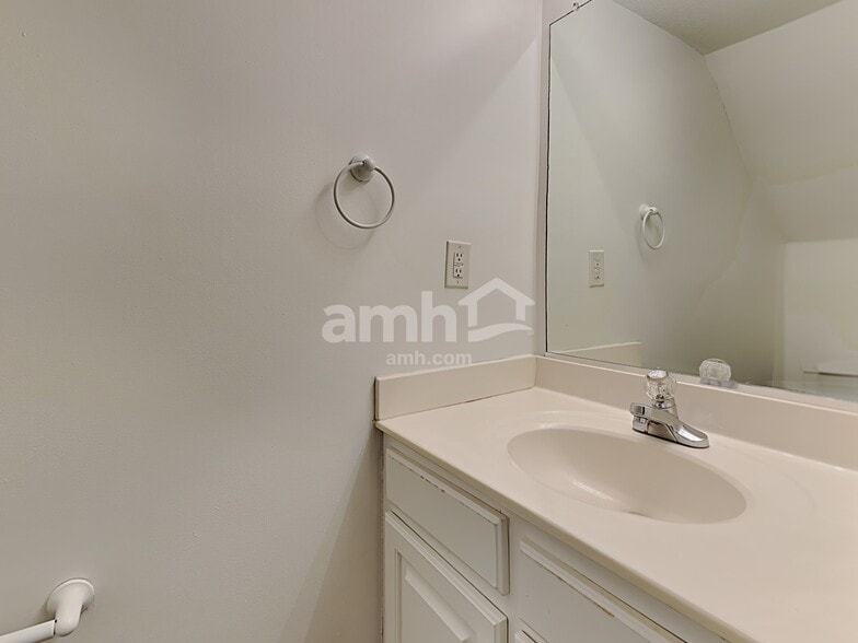 Building Photo - 3658 Canopy Oak Ct