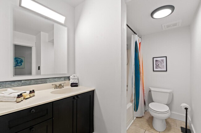 Building Photo - 4000 Gulf Terrace Dr