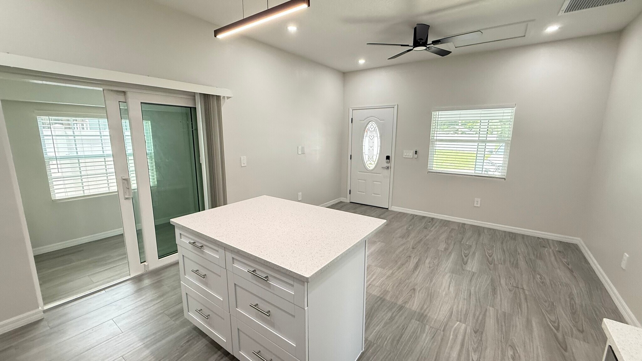Building Photo - 37542 Eiland Blvd