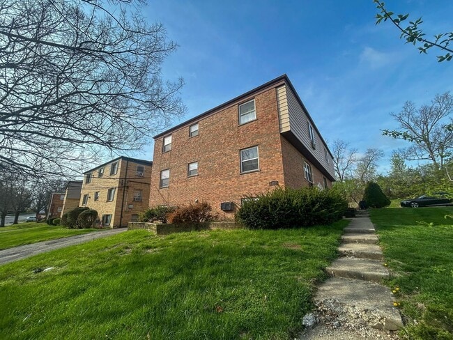 Building Photo - 5845 Shadymist Ln