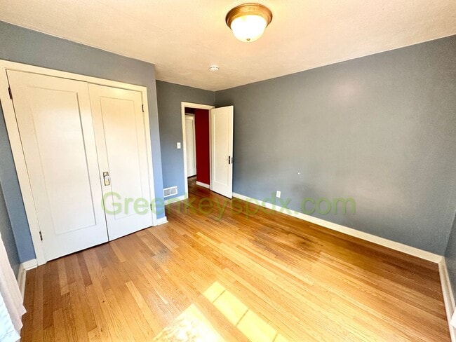 Building Photo - Gorgeous 2 Bedroom with finished basement,...