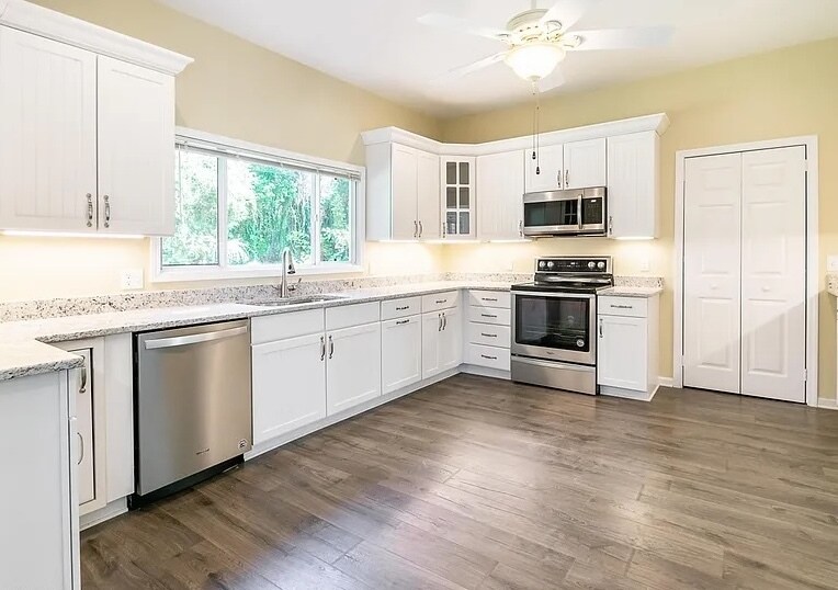 Building Photo - 2133 Doane St