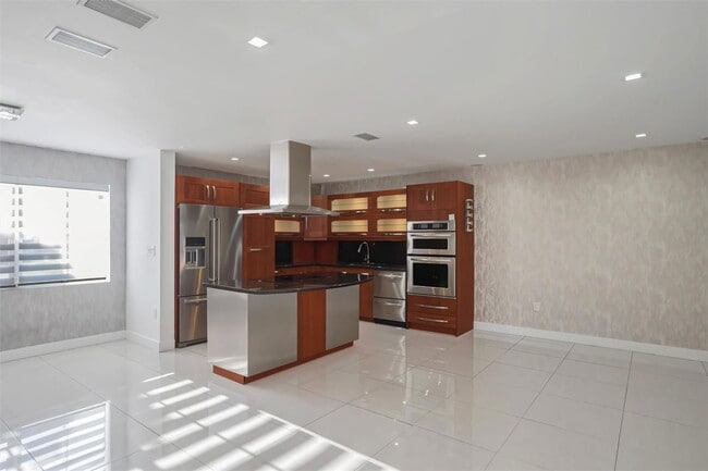 Building Photo - 46 NW 85th Ct