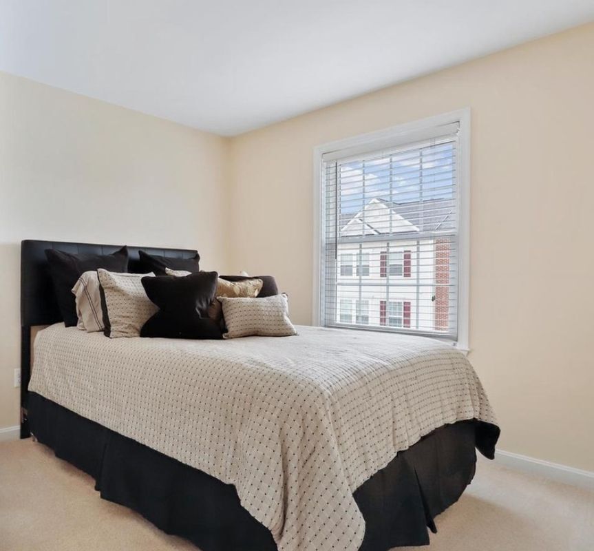 Building Photo - 1121 Frontline Dr