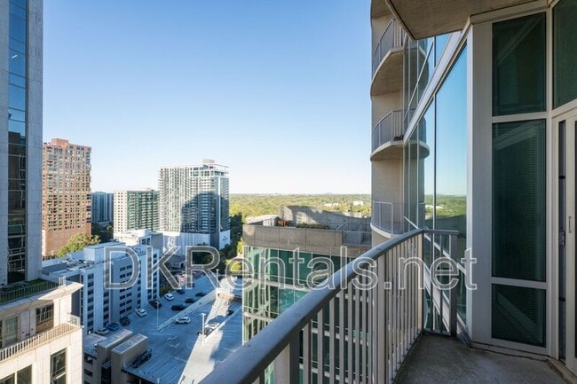 Building Photo - 943 Peachtree St NE