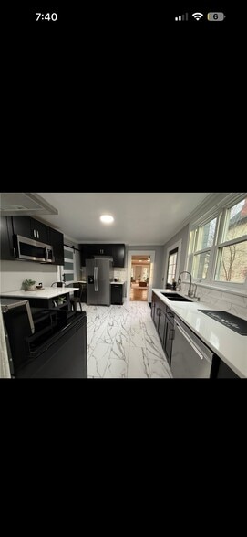 Building Photo - 59 Rowley St