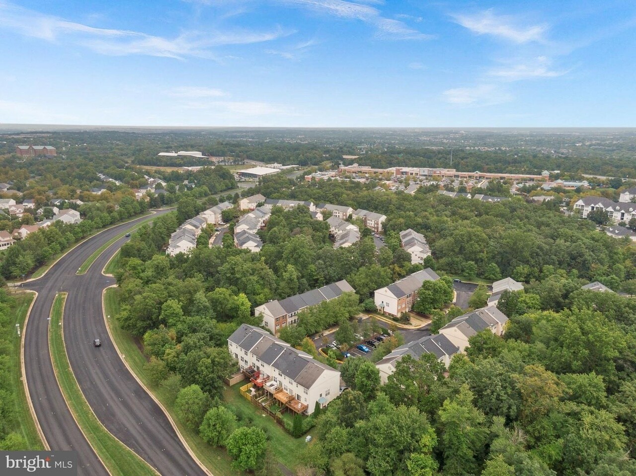 Building Photo - 43116 Autumnwood Sq