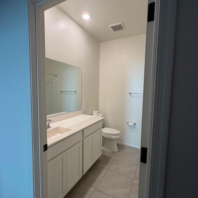 Building Photo - 9020 E Pantano Bluff Dr