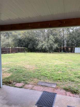 Building Photo - 10601 Silver Creek Dr