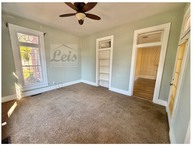 Building Photo - 502 E 5th St