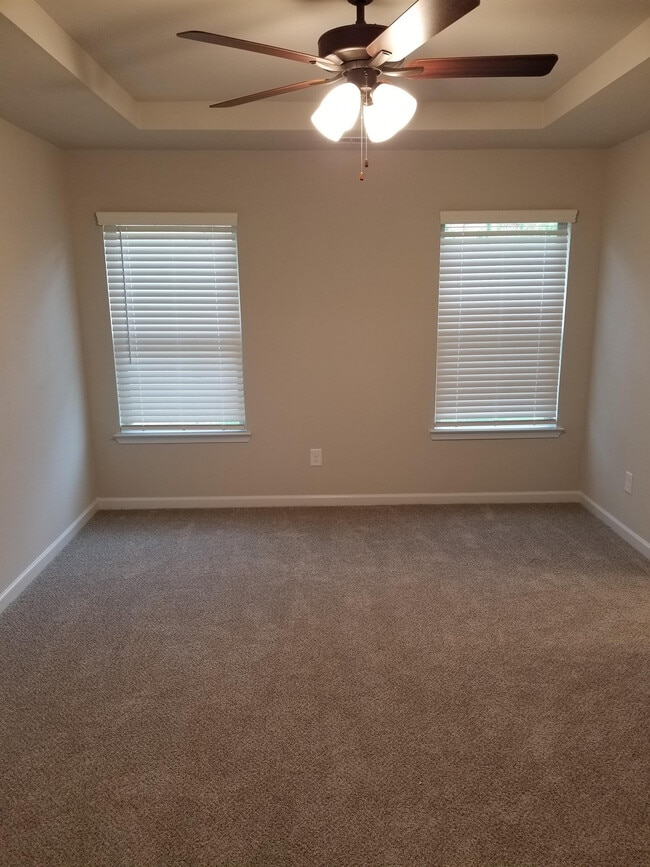 Building Photo - 1400 Creel Ln