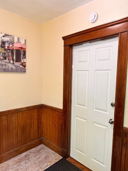 Building Photo - 210 County St