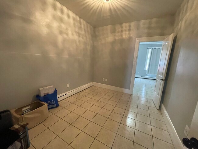 Building Photo - 2018 Bergenline Ave