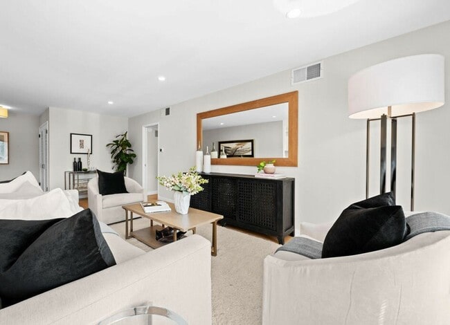 Building Photo - 266 S Madison Ave