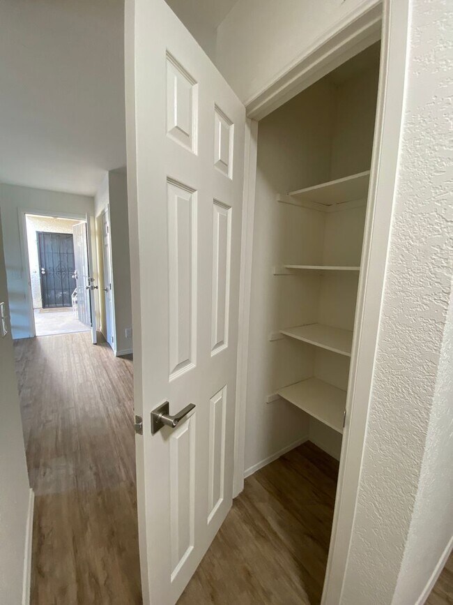 Building Photo - Rancho Cucamonga Two Bedroom Condo