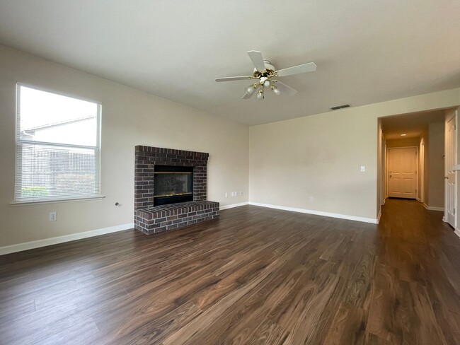 Building Photo - Upstairs Bonus Room, Attached 3-Car Garage...