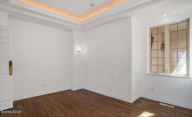 Building Photo - 4690 Aberfeldy Rd