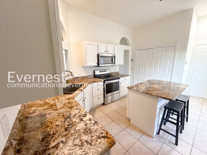 Building Photo - 164 Foxtail Dr