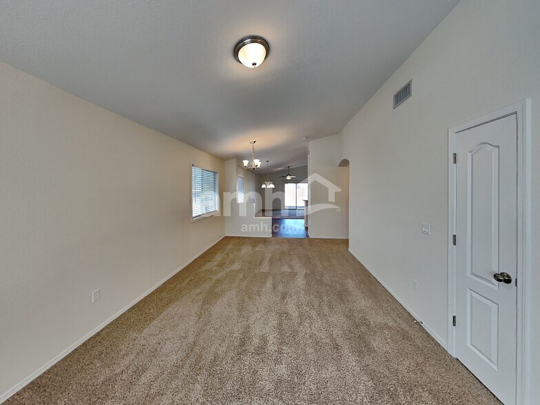 Building Photo - 7856 S Splinter Way