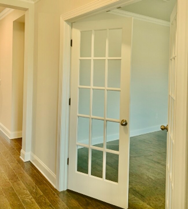 Building Photo - Coming Soon! Available 8/10/26 Stunning 4 bed, 2.5 bath residence in the highly sought-after Foxl...