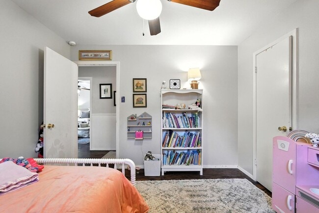 Building Photo - 3026 Ventura Dr