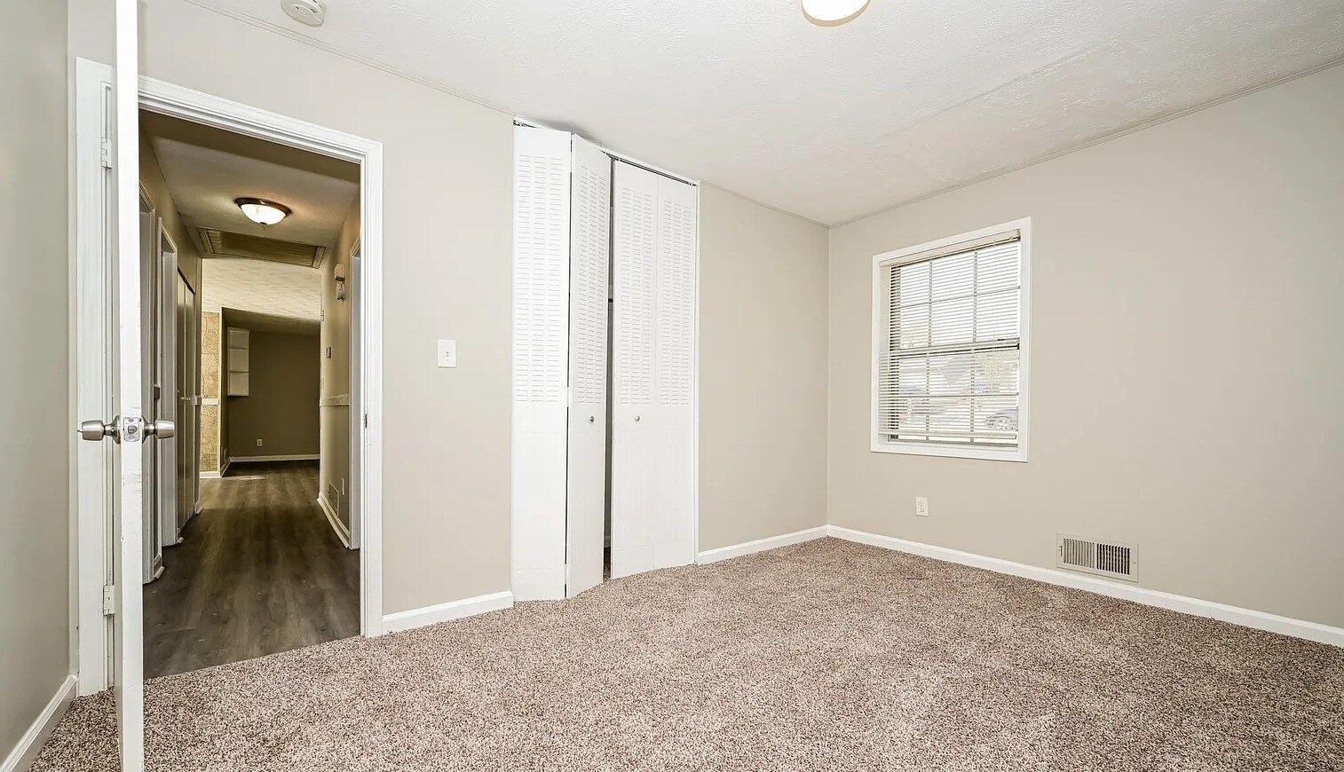 Building Photo - 6324 Amberly Rd