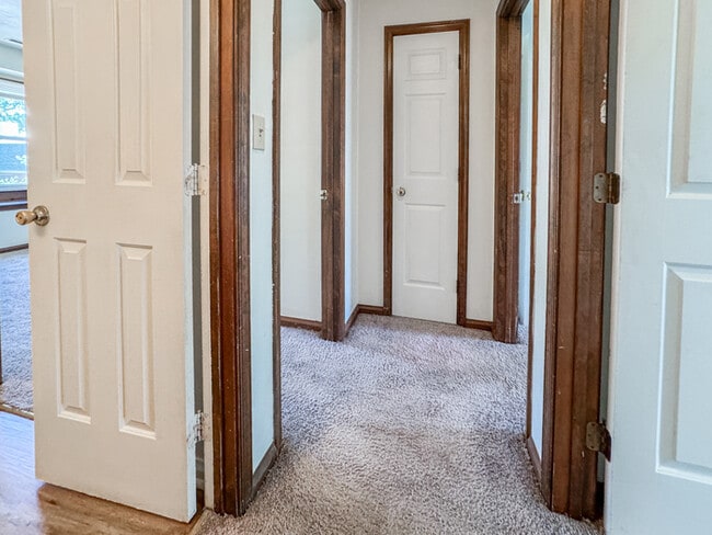 Building Photo - Charming 3 Bedroom, 1.5 Bathroom Townhome in Kempsville