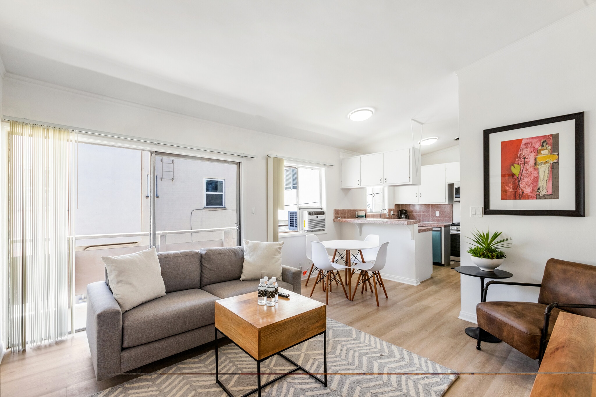 Building Photo - 210 S Arnaz Dr