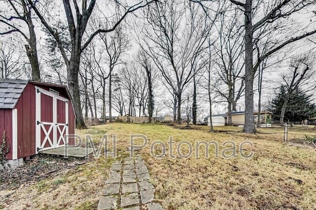 Building Photo - 7422 Parkwood St