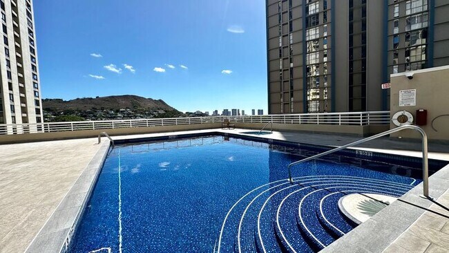 Building Photo - 2047 Nuuanu Ave