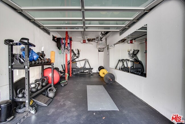 Building Photo - 9624 Yoakum Dr