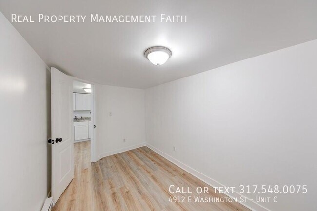 Building Photo - 4912 E Washington St