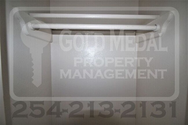 Building Photo - 1201 Santa Rosa Dr