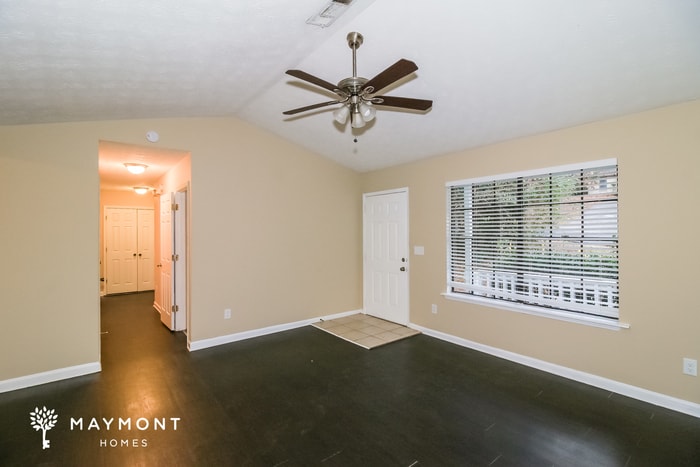 Building Photo - 2624 Laurel View Dr