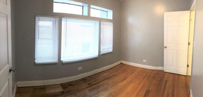 Building Photo - 4 bedroom in Chicago IL 60620