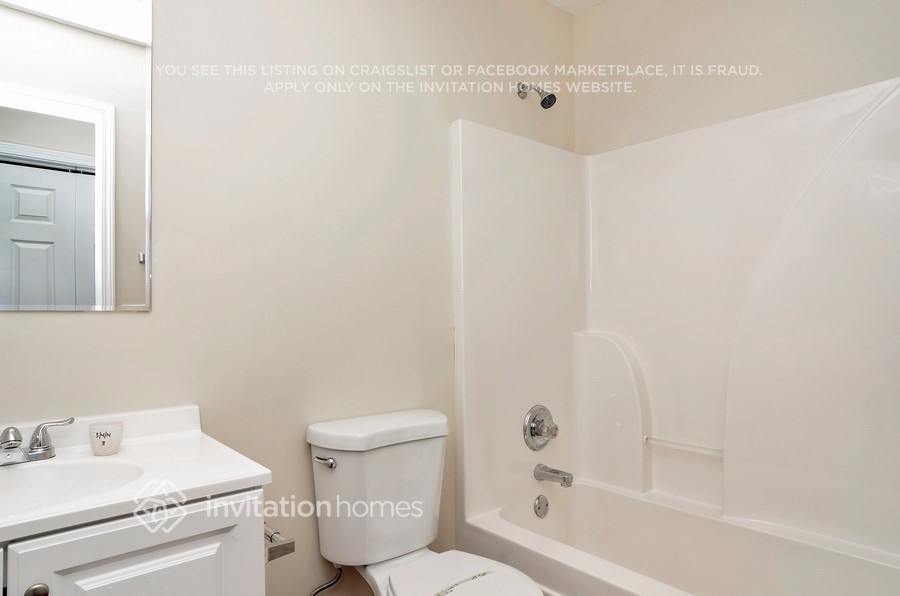 Building Photo - 230 Riverbrooke Trail