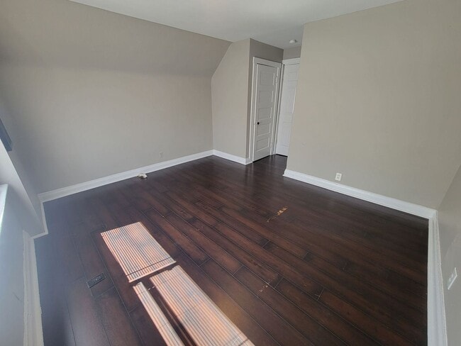 Building Photo - Prospect 558  (I2I)