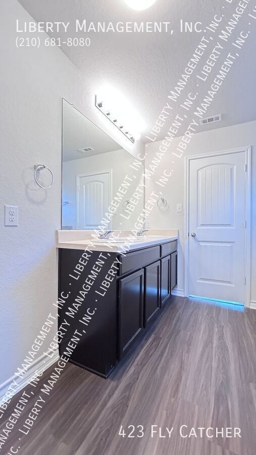 Building Photo - 423 Fly Catcher