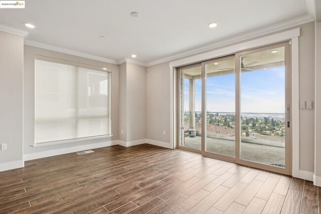 Building Photo - 6733 Skyview Dr