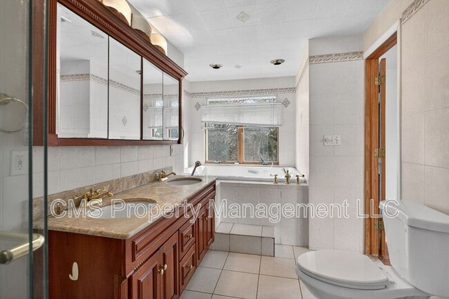 Building Photo - 352 Rahway Rd