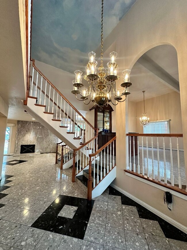 Building Photo - Exquisite Belmont Estate with Luxurious Am...