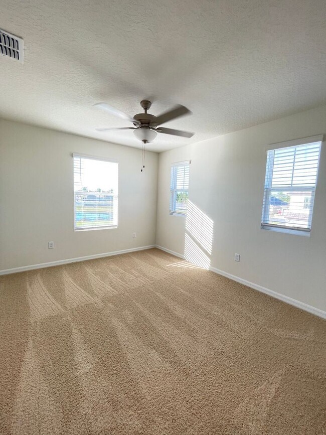 Building Photo - Newly Built, Water View, Luxury Executive ...
