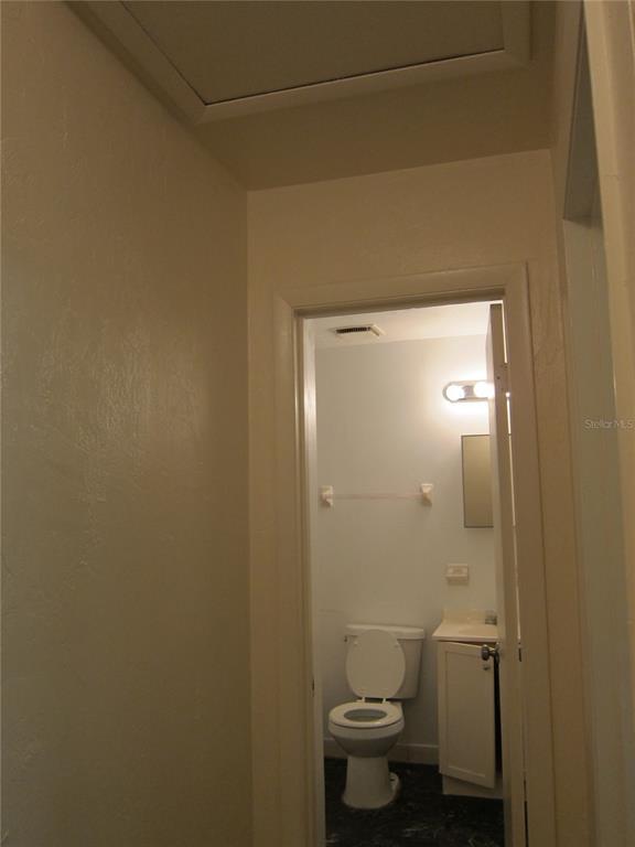 Building Photo - 6417 SW 9th Ave